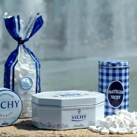 Vichy, 3 Pieces, 4 Personnes - Fr-1-489-296 Διαμέρισμα